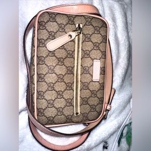 Great fall bag💜💜 vintage Gucci crossbody pink